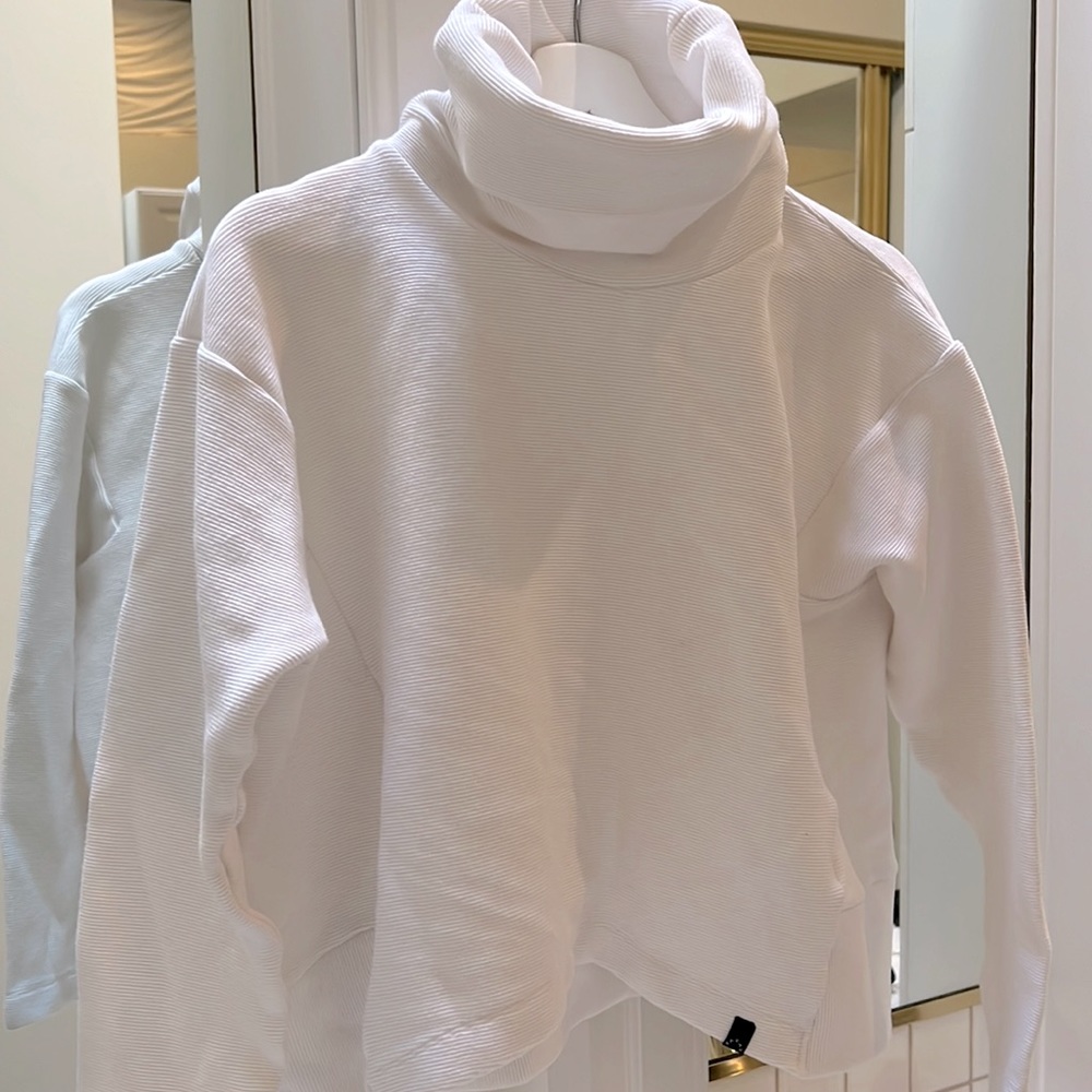 VARLEY Ribbed Turtleneck Sweatshirt